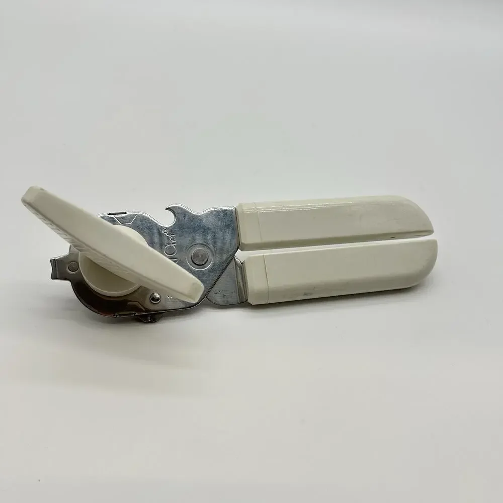 The Pampered Chef White Handheld Manual Can Opener Retired Gadget Flaws